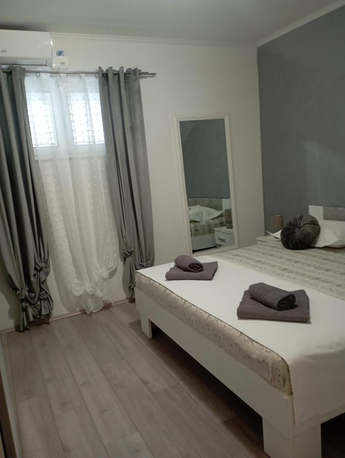 Pia Apartment Dugi Rat Exterior photo